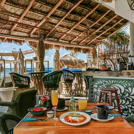 Luciana Hotel&Beach Club